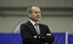 Le coach du NRB Emmanuel Curet n'a jamais envisagé de partir.