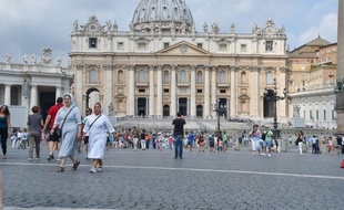 "Hebdomada Papae" (la semaine du pape) sera diffusée sur les ondes radios et disponible en podcast, accompagné d'une retranscription traduite des textes pour les néophytes.