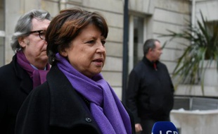 La maire de Lille Martine Aubry parle à la presse lors du bureau national du PS sur la loi Travail, le 7 mars 2016 à Paris.