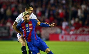 Lionel Messi marque contre le FC Séville