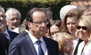 Le candidat PS à la présidentielle François Hollande a déclaré mercredi que Gérard Longuet ne devrait logiquement plus être ministre, si Nicolas Sarkozy et son exécutif avaient réellement la volonté de ne "faire aucune compromission à l'égard du Front national".