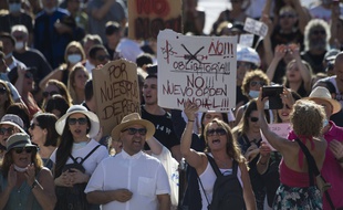 Manifestation à Madrid contre le port du masque, le 16 août 2020.