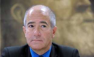 Le sénateur Christian Bourquin (PS), président du conseil régional du Languedoc-Roussillon, a défendu jeudi le lien entre les parlementaires et les élus locaux, s'opposant ainsi implicitement à la règle de non-cumul de mandat adoptée par son parti.