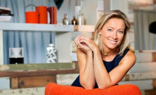 Anne-Sophie Lapix sur le plateau de «C à vous».