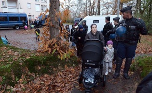 Les forces de l'ordre ont procédé mardi matin à l'évacuation sans incident de près de 200 demandeurs d'asile installés depuis mai dans une ancienne maison de retraite à Pacé, près de Rennes, "réquisitionnée" par l'association Droit au logement (DAL).