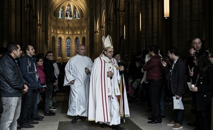 Lyon (Rhône), le 3 avril 2016. Le cardinal Philippe Barbarin dans la cathédrale de Lyon.
