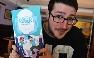 Le dessinateur Paka.