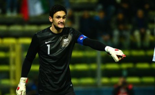 Hugo Lloris, avec l'équipe de France, le 14 novembre 2012.