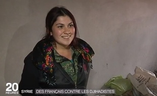 Ebru Firat, lors d'un reportage de France 2 sur les Français partis en Syrie combattre Daech