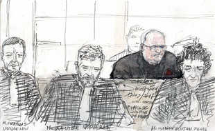 Carlos et ses avocats lors du premier jour de son procès pour l'attentat du drugstore Publicis de Saint-Germain.