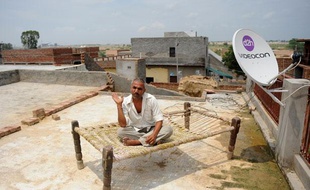 Un habitant du village, le 19 juillet 2011.