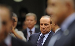 L'Italie s'est engagée à présenter les grandes lignes d'un plan de relance de la croissance d'ici au 15 novembre afin de rassurer ses partenaires européens, dans la lettre, publiée par les médias italiens, que le chef du gouvernement Silvio Berlusconi devait présenter mercredi soir à Bruxelles.