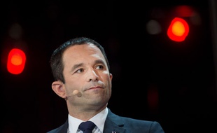 Benoît Hamon lors de son meeting à Bercy le 19 mars
