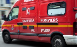 Les treize sapeurs-pompiers de Paris placés mercredi en garde à vue dans l'enquête sur le viol présumé d'un jeune engagé dimanche dans un autocar, l'étaient toujours jeudi.
