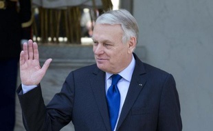 Le Premier ministre Jean-Marc Ayrault à la sortie du Conseil des ministres le 26 mars 2014 à l'Elysée à Paris