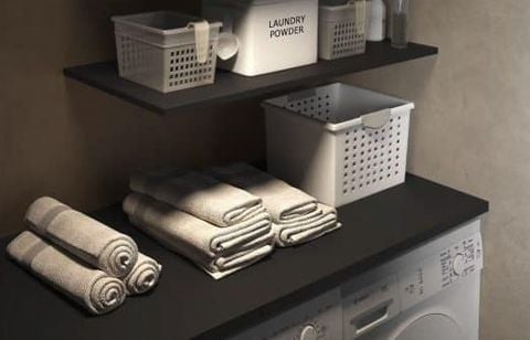 Votre salle de bain mérite une touche design ? Ce plan de toilette noir mat GoodHome 120,5 cm est à 77,40 € chez Castorama !