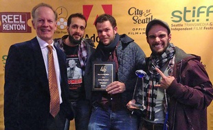 Mark Rupper, le président du 48 hour film project, avec Julien, Fabien et Alex