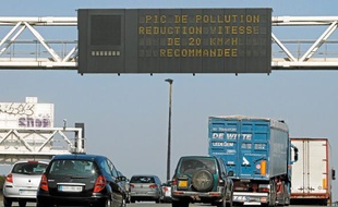 En cas de pic de pollution, la vitesse est réduite de 20 km/h, mais la mesure reste une recommandation.
