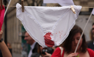 Une manifestation à Paris pour baisser les taxes sur les protections hygiéniques (illustration).