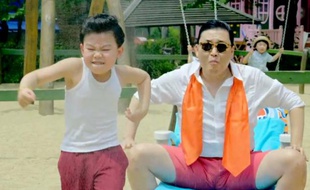 Une image du clip du titre Gangnam Style de PSY.