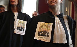 Les avocats du barreau de Lille protestent contre la réforme de l'aide juridictionnelle.