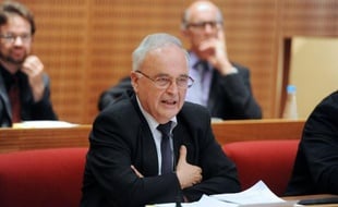 Le socialiste Gérard Bonnet a été élu vendredi président du conseil général de la Corrèze en remplacement de François Hollande, lors d'une séance durant laquelle Bernadette Chirac a rappelé que ce département avait donné deux présidents à la France.
