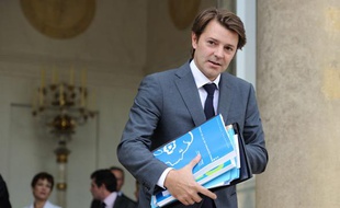 Le ministre du budget François Baroin à la sortie du conseil des ministres du 29 septembre 2010