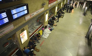 Des réfugiés dans la gare de Munich en Allemagne dans la nuit du 12 au 13 septembre 2015