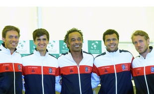 Mahut, Herbert, Tsonga et Pouille entourent leur capitaine Yannick Noah