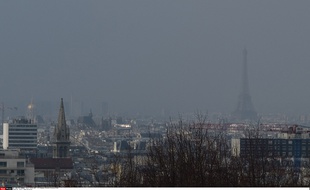 Un nuage de pollution plane sur Paris, le 15 mars 2014