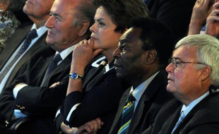 Le Brésil a accepté les excuses de la Fifa et la présidente Dilma Rousseff recevra le président de l'organisme gérant le football mondial, Joseph Blatter, a déclaré jeudi le ministère des Sports.
