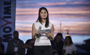 La candidate à la mairie de Rome Virginia Raggi, lors d'un meeting du mouvement 5 étoiles à Osti, près de Rome, le 17 juin 2016.