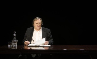 Gérard Depardieu sur la scène du Théâtre Antoine le 3 janvier 2014