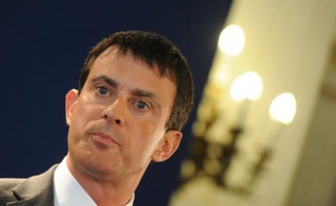 Le ministre de l'Intérieur, Manuel Valls, a assuré jeudi à Toulouse, la ville où Mohamed Merah a assassiné trois enfants et un enseignant juifs, de la "totale mobilisation" des pouvoirs publics à lutter contre l'antisémitisme et a promis de ne rien "laisser passer" en la matière.
