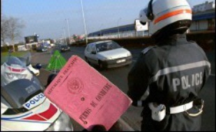 Le délégué interministériel à la sécurité routière, Rémy Heitz, a indiqué dimanche que des "aménagements du permis à points", pour le rendre "plus juste", étaient à l'étude.