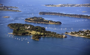 L'île Berder, au premier plan, a été acquise par le groupe immobilier Giboire.