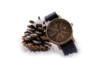 Les créateurs lyonnais de la marque DWYT fabriquent des montres en bois.