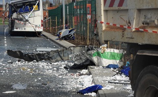 Six adolescents ont perdu la vie dans un accident de la route à Rochefort, jeudi matin.
/ AFP / XAVIER LEOTY