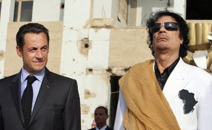 Nicolas Sarkozy a qualifié jeudi soir d'"infamie" et de "fadaises" les accusations de l'ex-premier ministre libyen qui a affirmé que le régime de Mouammar Kadhafi avait financé sa campagne présidentielle de 2007