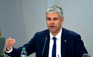 Laurent Wauquiez s'exprime après son élection le 4 janvier 2016 à Lyon, au poste de président de la région Auvergne-Rhône-Alpes