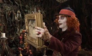 Johnny Depp dans Alice de l'autre côté du miroir de James Bobin