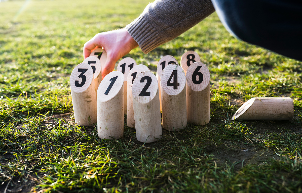 Jeu quilles finlandaises en bois lancer avec numéros 1 à 12 bâton