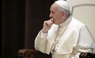 Le pape François à la cathédrale Saint-Pierre de Rome le 9 juin 2018