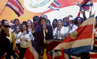 Le nouveau président du Costa Rica, Carlos Alvarado lors de son discours victorieux à San José.