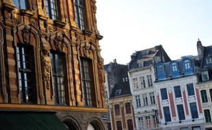 Le nombre de transactions de logements anciens en France a battu, avec un total de 858.200, un record absolu en 2011, ont annoncé jeudi les notaires de France.