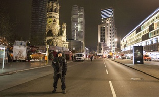 Un policier à Berlin, le 19 décembre 2016.