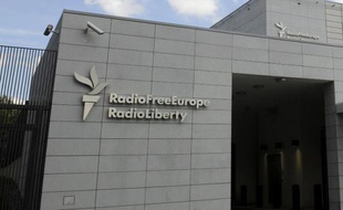 Le journaliste américain David Satter, expulsé de Russie, a "grossièrement violé" la loi migratoire russe et est interdit de séjour en Russie pendant cinq ans, a indiqué mardi le ministère russe des Affaires étrangères.