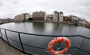 Illustration d'un bassin d'eau non potable à Paris.