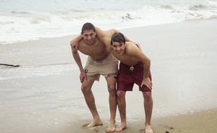 Emiliano Sala et Valentin Vada à la plage.