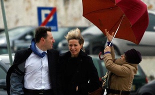 Gerry (G) et Kate McCann arrivent un tribunal à Lisbonne, Portugal, le 12 janvier 2010.
Les McCann ont intenté un procès à l'ancien inspecteur de police au sujet de son livre mettant en cause le couple dans l'affaire de la disparition de la petite Maddie.
>> Le mystère Maddie en images ici.